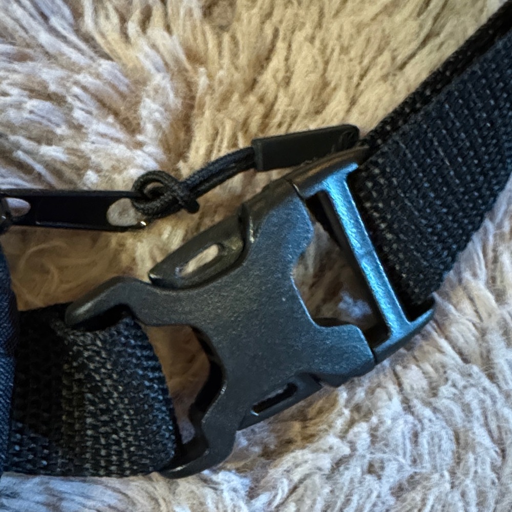 Therabody Black Belt Bag - Picture 5 of 9